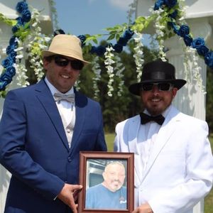 Meet your Posher, Leslie